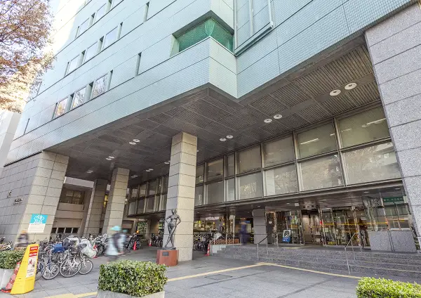 杉並区役所 外観